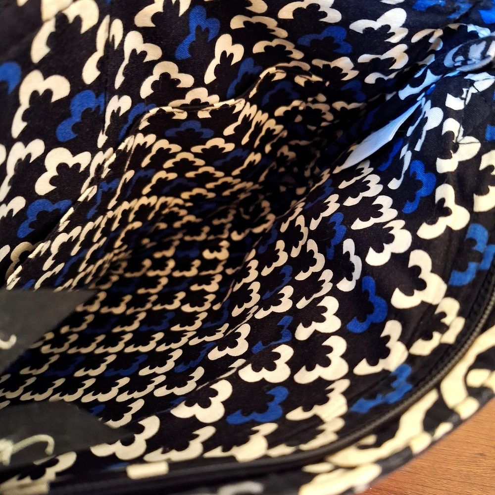 NWT Vera Bradley, Black & Blue Quilted Change Bag/ Excellent Preowned Large Bag - Picture 3 of 4